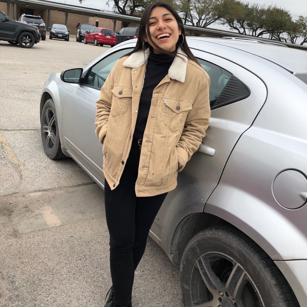 Meet your Posher, Jimena